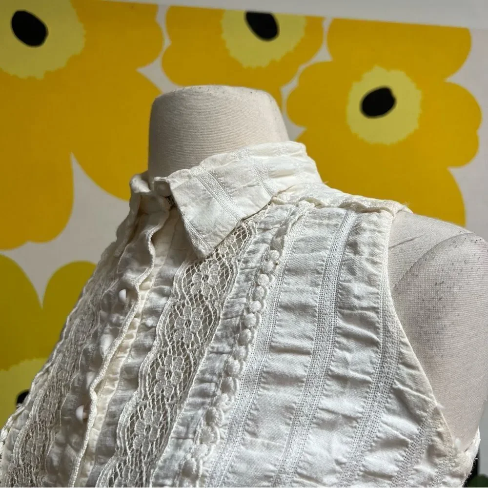 Vintage 1960s Bobbie Brooks Ivory Crochet Embroidered Pleated Sleeveless Blouse
